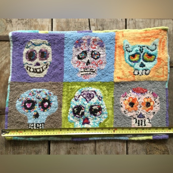 Colorful Handmade Skull Pattern Fleece Rug - Picture 3 of 3